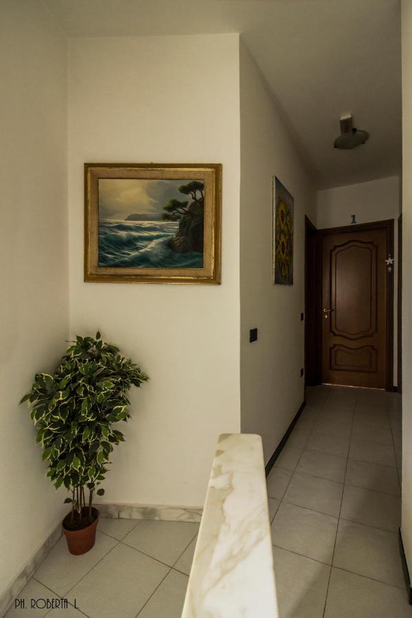 圣雷默Profumo Di Mare Free Private Parking Included住宿加早餐旅馆 外观 照片